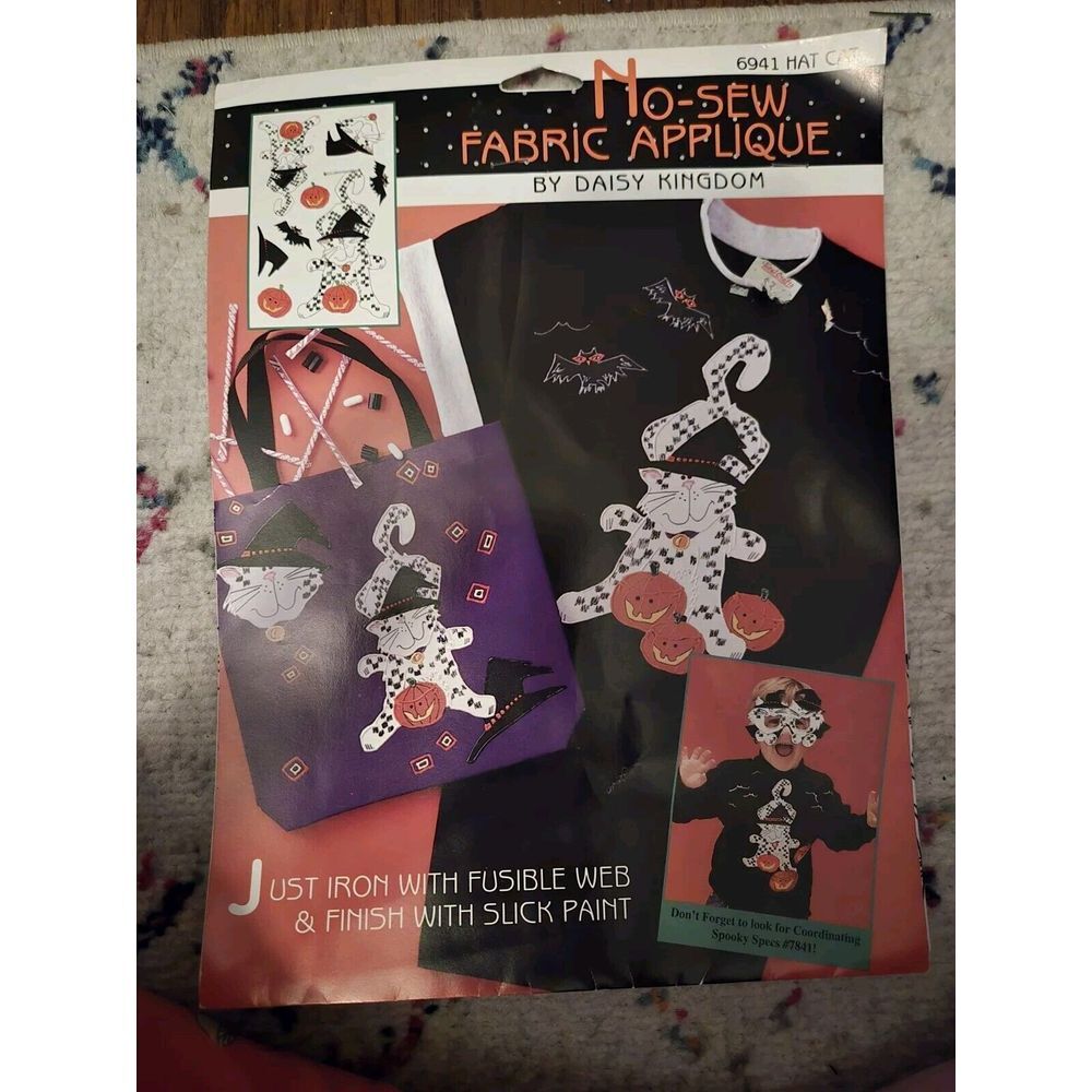 Daisy Kingdom No-Sew Fabric Applique Halloween Cat Hat Tote Shirt Craft Kit